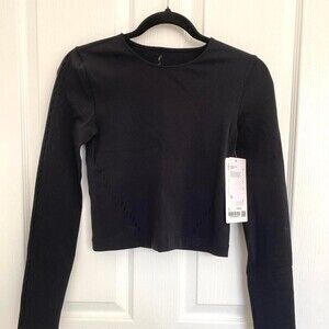Lululemon Women's Black Crop-top